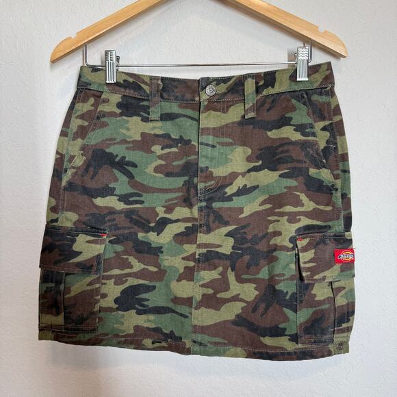 Girl Junior's Dickies Mid Rise Camouflage Denim Cargo Mini Skirt Size 7 NEW - Picture 9 of 9